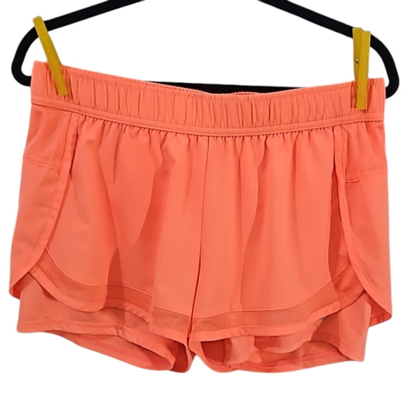 Avia Pants - Avia Bright Coral Shorts Size Medium (Women's, Athletic, Low-Rise, Lined)